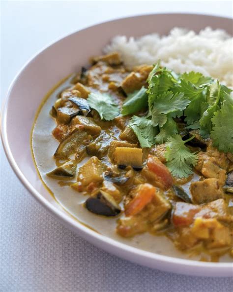 This Creamy Eggplant Curry Satisfies Even The Most Carnivorous Meat