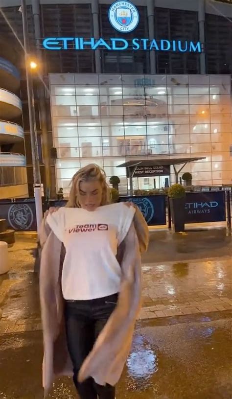 fan  khoe  tao bao ben ngoai etihad bongdaplusvn