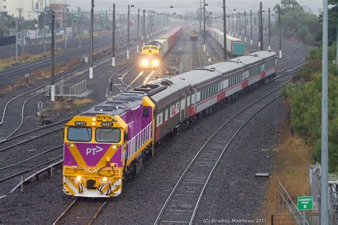 N457 In Ptv Livery With 8620 Up Albury V Line Pass Servi Flickr