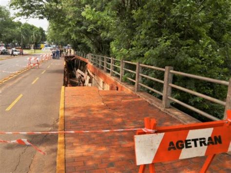 Prefeitura planeja reconstrução de trecho de calçada no Lago do Amor