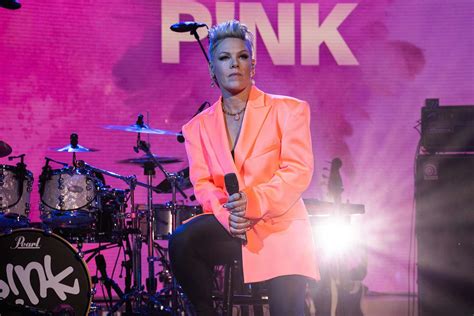 Pink Pays Tribute To Sinead Oconnor During Nyc Concert Stop