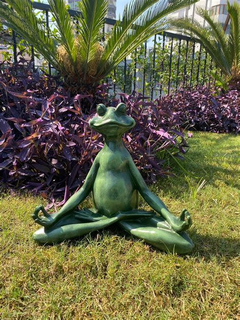 Large Meditating Frog Frog Sculpture Garden Ornaments Statues Garden