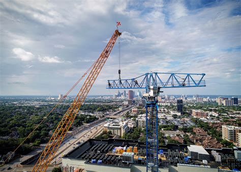 Davis Cranes Liebherr Ltm 1500 81 Proves Solid On Dallas Tower Crane