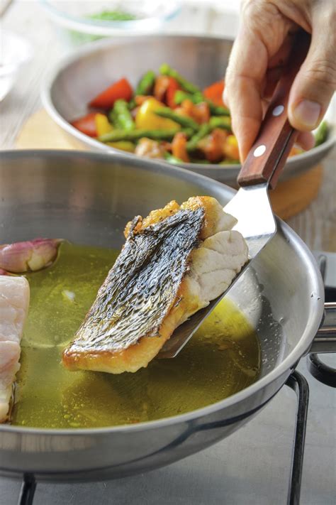 Corvina Al Horno Con Verduras Glaseadas