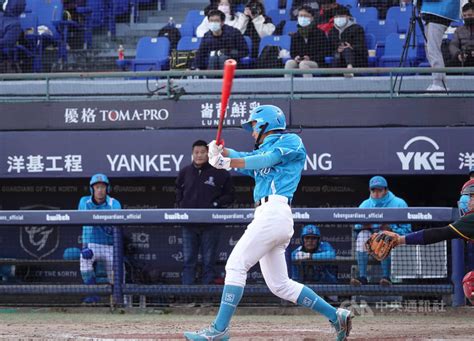 劉俊緯3安2打點是mvp 富邦u18新北藍5連霸 運動 中央社 Cna