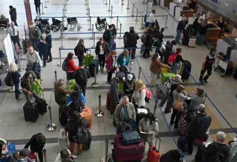 La llegada de turistas a Argentina por vía aérea aumenta un 127 8 en