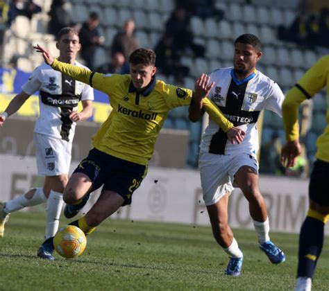 Serie B Il Parma Cade A Modena Vincono Cremonese E Venezia Lapresse