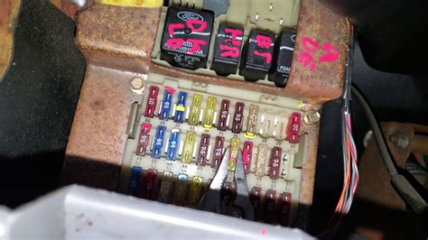 2004 Ford Focus Power Point Fuse Cigarette Lighter Fuse And Obd Fuse Youtube