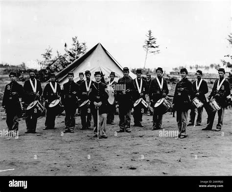 civil war regimental fife  drum corps stock photo alamy