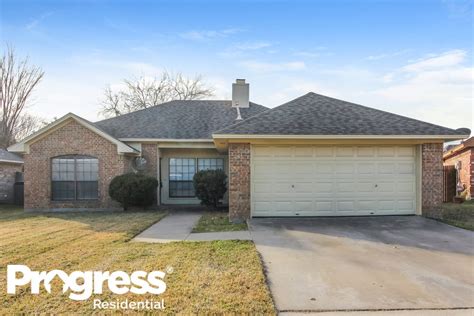 804 Brittany Dr Denton Tx 76209 House Rental In Denton Tx