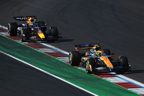 Video Harde Strijd Tussen Verstappen En Norris Formule Nl