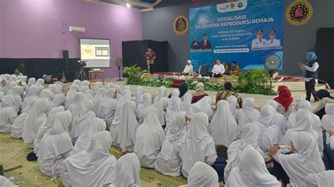 Gandeng Pondok Pesantren BKKBN Jatim Sosialisasi Kesehatan Reporoduksi