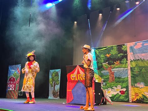 Niños y adultos se divirtieron con pinocho en el Teatro Cajamag Cajamag