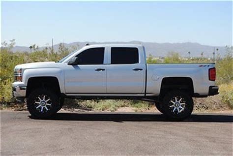 Sell used LIFTED 2014 CHEVY SILVERADO 1500 CREW CAB 4X4 Z71...LIFTED ...