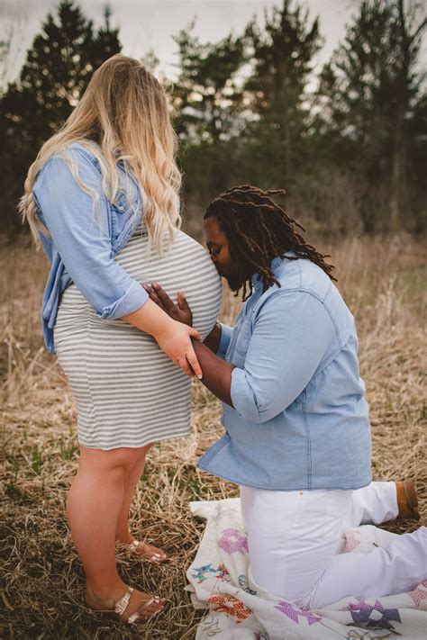 Plus Size Maternity Shoot Maternity Photography Poses Couple