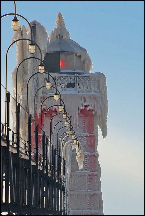 The Great Lakes' Eerily Frozen Lighthouses