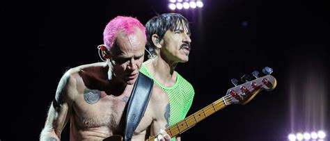 Red Hot Chili Peppers Tickets & 2024 Unlimited Love Tour Dates | Vivid ...