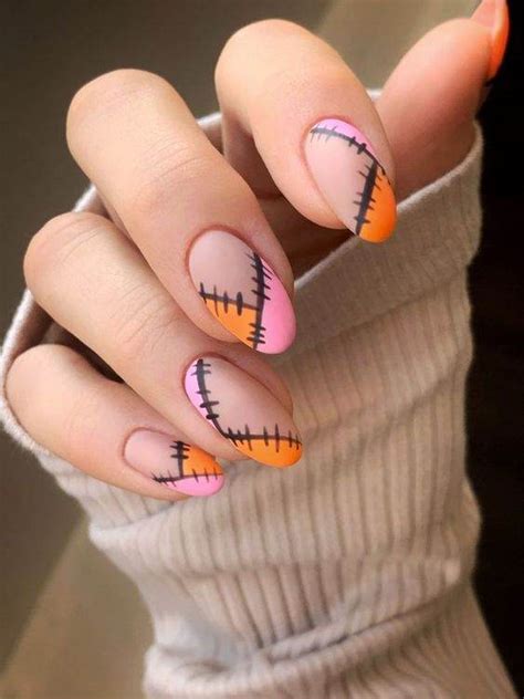 30 Simple Yet Pretty Short Halloween Nails For Spooky Season