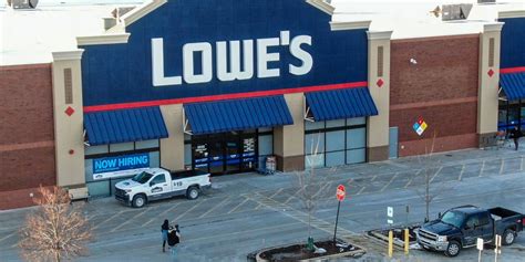 Lowes Profitability Improves Despite Dimming Sales Outlook WSJ