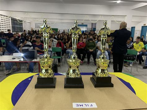 Ee Pres. Tancredo De Almeida Neves - 10