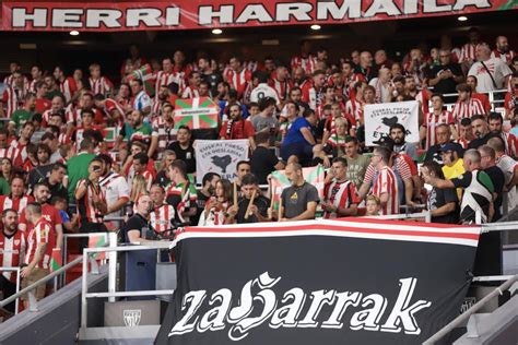 La txalaparta y la animación del Athletic Club en San Mamés