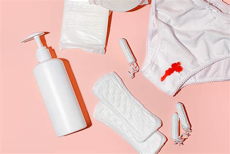 Everything You Need To Know About Safely Having Sex While You Menstruate