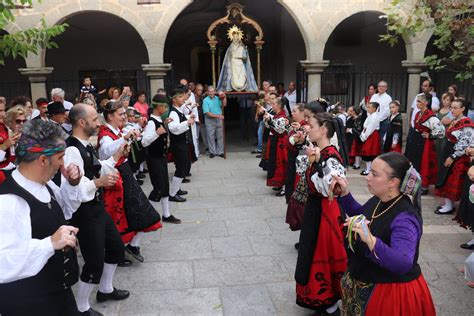 Cespedosa De Tormes Se Vuelca Con La Virgen Del Carrascal En El Inicio