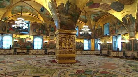 Rare access inside the Kremlin - BBC News