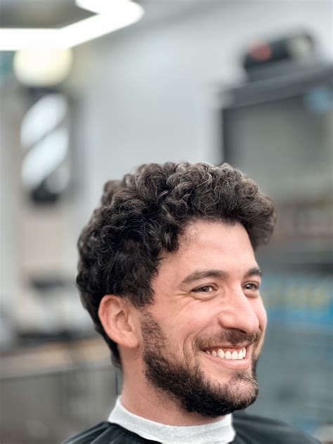 Best Haircuts for Curly Hair Men: Tips for Fitness Enthusiasts - BJJ