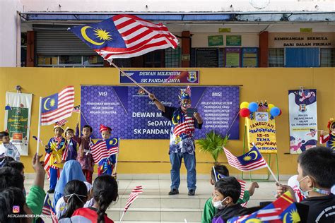 Sambutan Kemerdekaan 2022 Fariza Masuk Pertandingan Baju Beragam