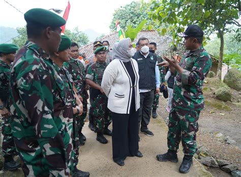 Pangkostrad Tinjau Pembangunan Penyediaan Air Bersih Di Desa Mekarbuana