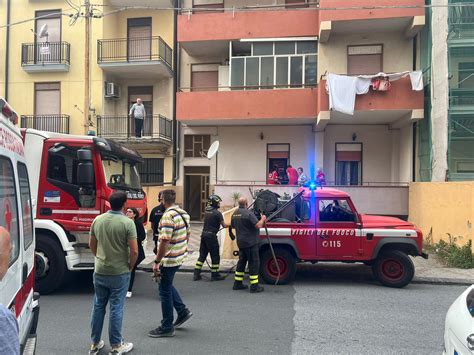 Paura Ad Al Terme Vasto Incendio In Un Terreno A Pochi Passi Dal