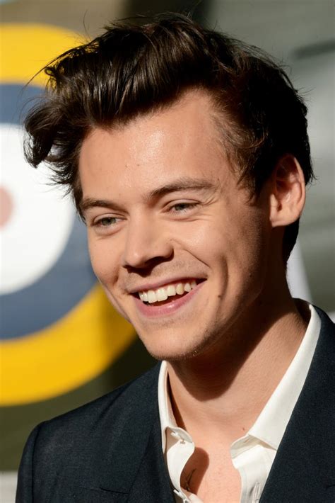 Pictures of Harry Styles Smiling and Laughing | POPSUGAR Celebrity