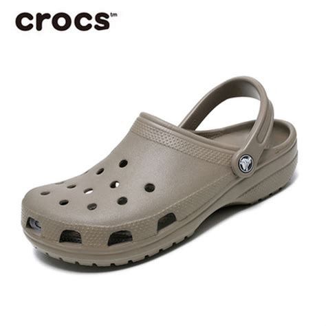 ศูนย์จำหน่าย รองเท้า Crocs Fitflop Camper Newbalance มาแรงแซงทุกร้าน Crocs Classic