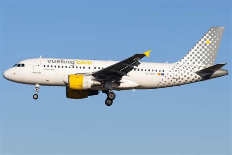 Vueling A319 112 EC MKX Wapo84 Flickr