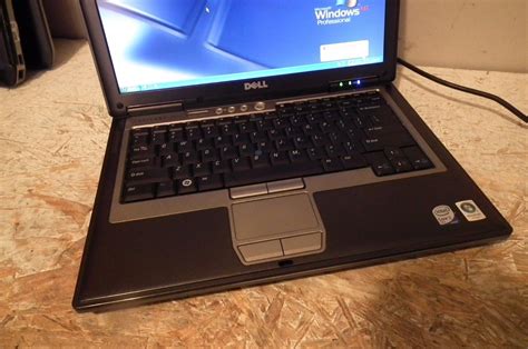 Dell D620 Laptop 166ghz 2gb Windows Xp Wifi Dvd Cdrw Rs232