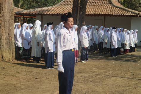 Hargai Perjuangan Mts Al Hasani Gelar Upacara Peringatan Hari Santri