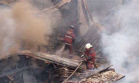 Funcionarios controlan incendio en almacén de Ministerio de Salud