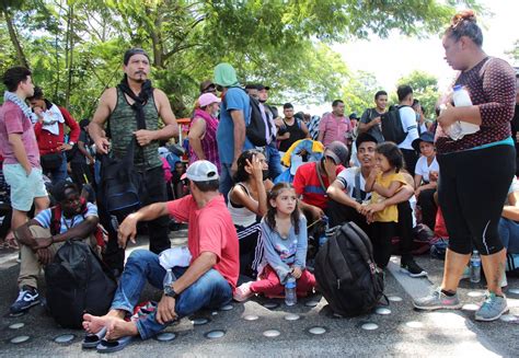 M Xico Una Caravana De Miles De Migrantes Avanza Hacia Ciudad De