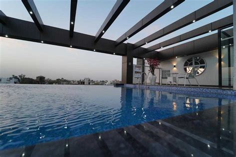 50 hotels in delhi with Private pool