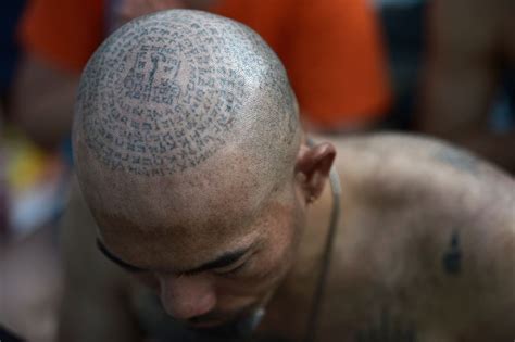 Thousands In Thailand Receive Magical Tattoos From Buddhist Monks | Sak ...