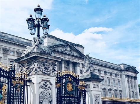 Buckingham Palace Tour 2023 • Expert Tour Guide