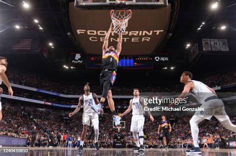 Devin Booker Dunking Photos and Premium High Res Pictures - Getty Images