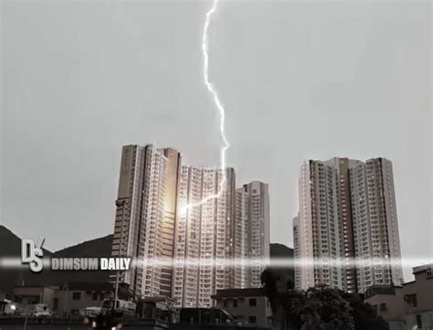 Terrifying Lightning Strike In Tuen Mun Caught On Camera 12 367 Cloud