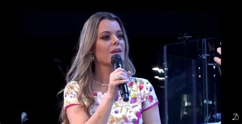 Pastora Ana Paula Valad O Causa Revolta Na Web Ap S Falar Que Ser Gay