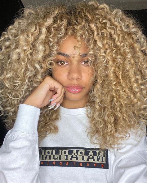 Must Try Blonde Curly Hair