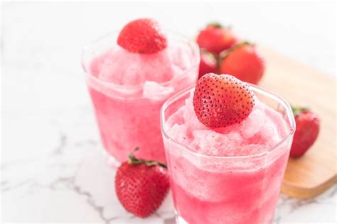 Premium Photo | Fresh strawberry smoothie