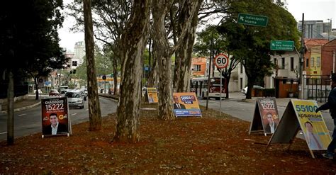 Veja operação que apreendeu cavaletes eleitorais irregulares Fotos