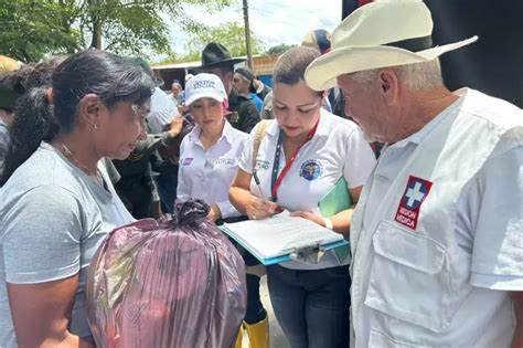 Gobierno De Arauca Entrega Ayudas Humanitarias A Las Familias Afectadas