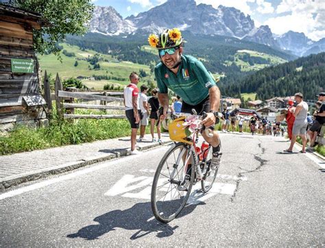 La Carica Dei Quattrocento Toscani Orfeo In Sella Alla Bici A 82 Anni